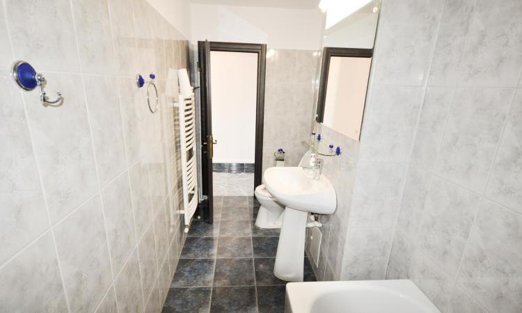 Bulevardul Unirii Rond Alba Iulia Spatiu birouri 5 camere Decomandat