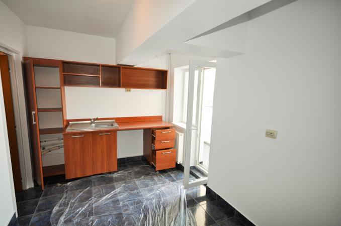 Bulevardul Unirii Rond Alba Iulia Spatiu birouri 5 camere Decomandat