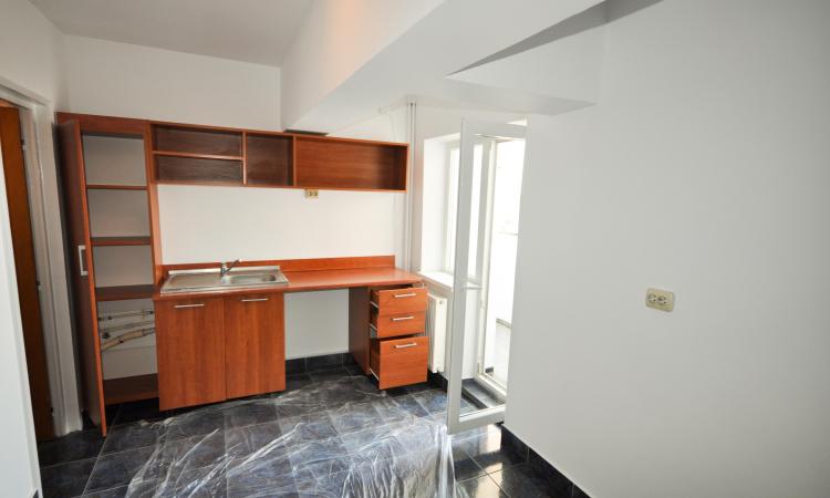 Bulevardul Unirii Rond Alba Iulia Spatiu birouri 5 camere Decomandat