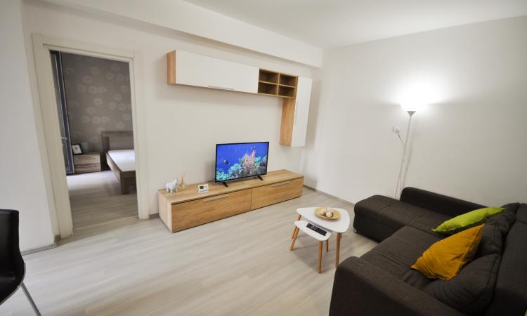 Piata Unirii Apartament 2 camere Bloc Nou Centrala Parcare