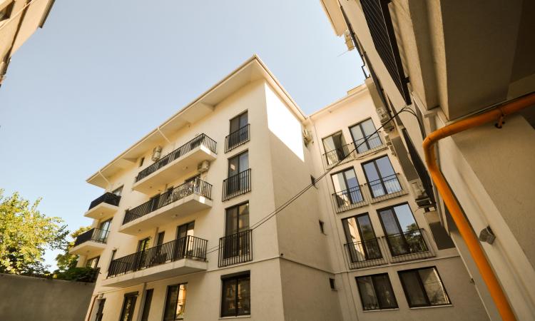 Piata Unirii Apartament 2 camere Bloc Nou Centrala Parcare