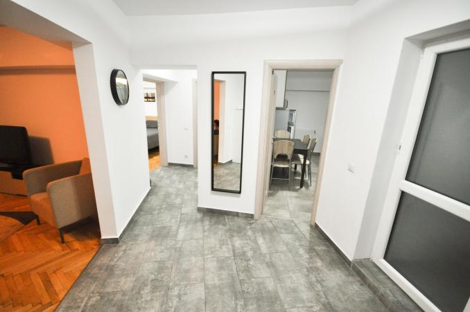 Bulevardul Unirii metrou Apartament Decomandat 3 camere