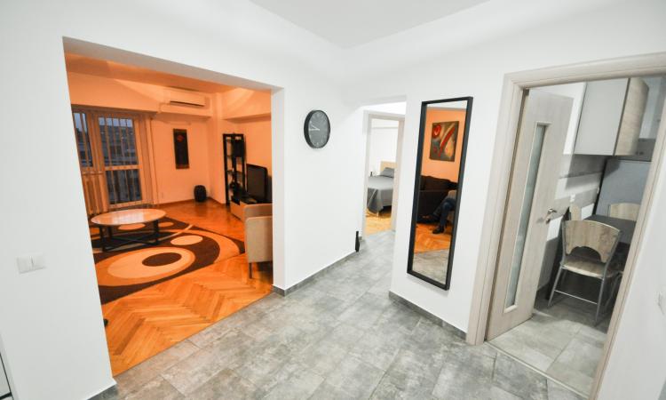 Bulevardul Unirii metrou Apartament Decomandat 3 camere