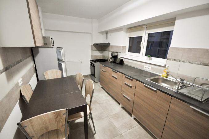 Bulevardul Unirii metrou Apartament Decomandat 3 camere