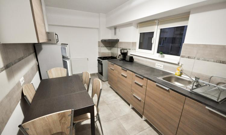 Bulevardul Unirii metrou Apartament Decomandat 3 camere