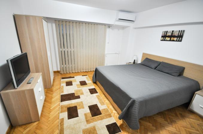 Bulevardul Unirii metrou Apartament Decomandat 3 camere
