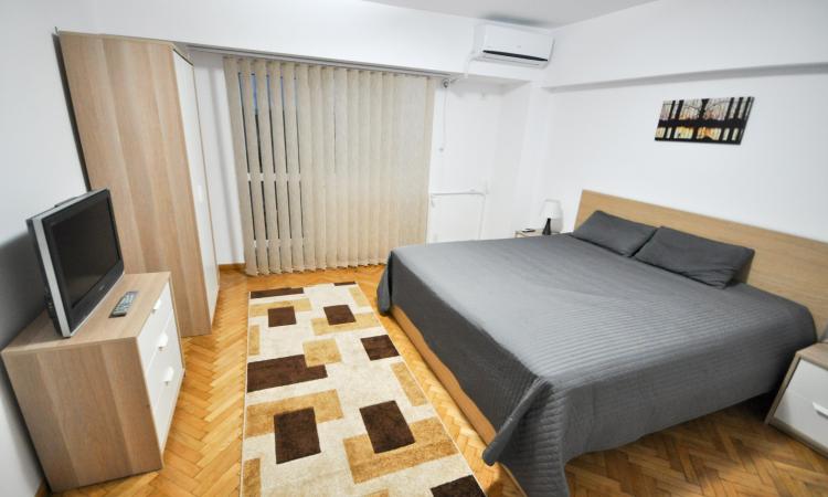 Bulevardul Unirii metrou Apartament Decomandat 3 camere