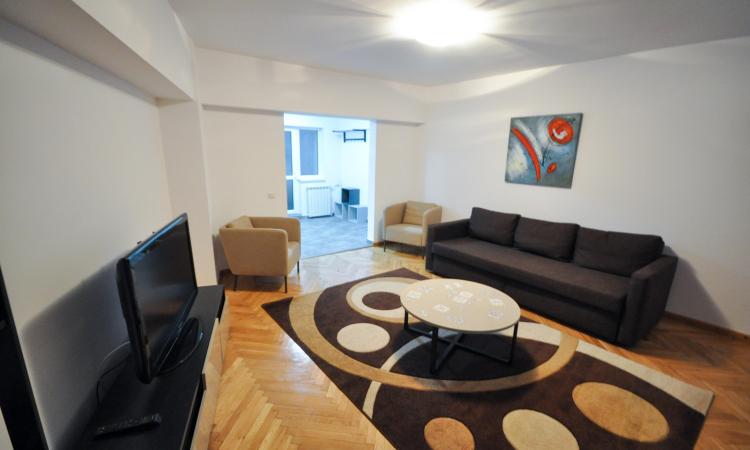 Bulevardul Unirii metrou Apartament Decomandat 3 camere