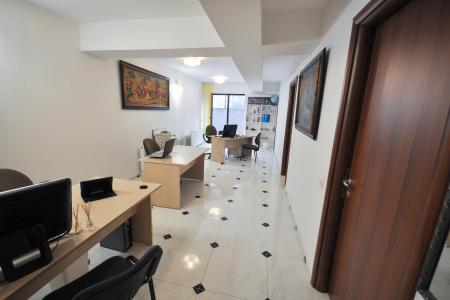 Piata Unirii Nat Unite Spatiu birouri 3 cam Parcare Terasa Proprie