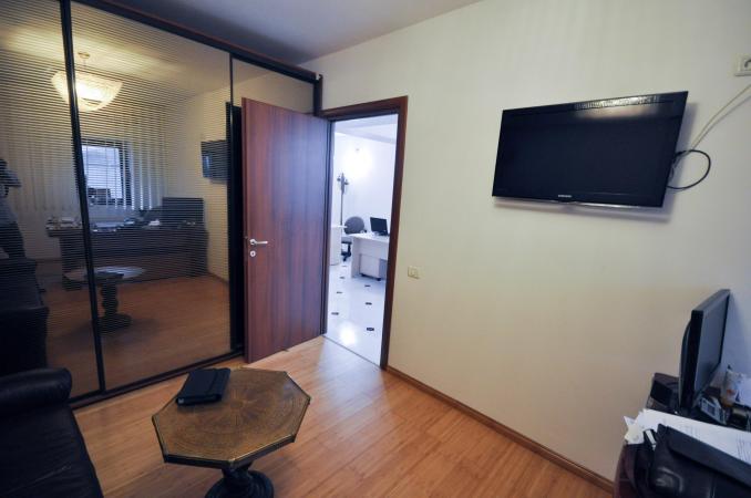 Piata Unirii Nat Unite Spatiu birouri 3 cam Parcare Terasa Proprie