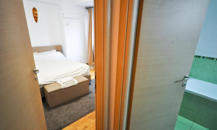 Piata Unirii Natiunile Unite Apartament 2 camere Bloc 2010