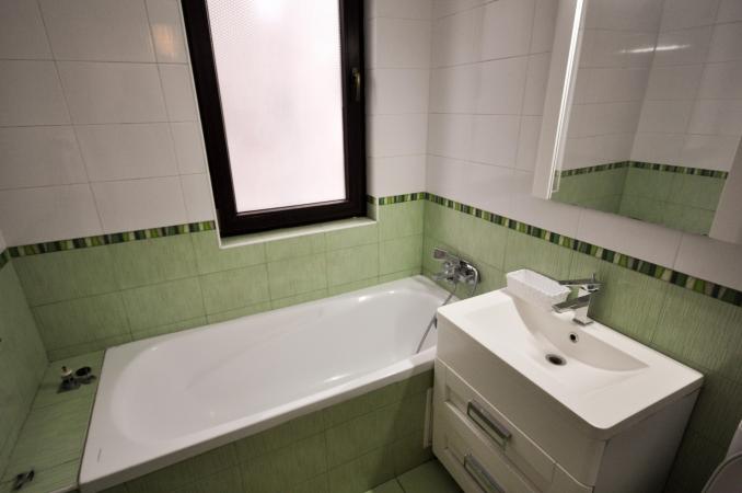 Piata Unirii Natiunile Unite Apartament 2 camere Bloc 2010