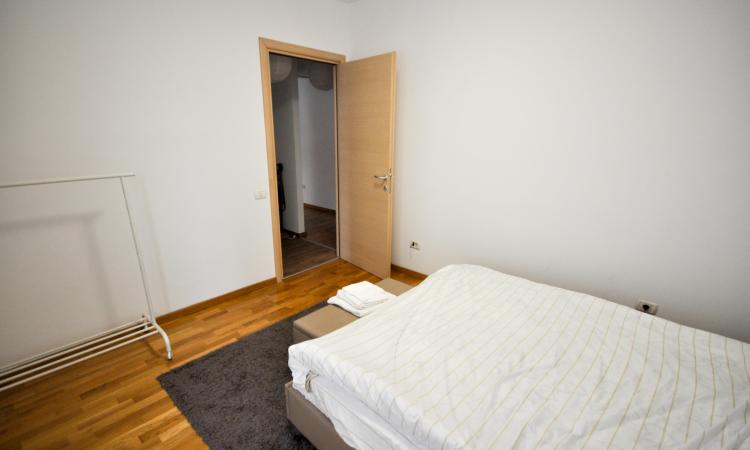 Piata Unirii Natiunile Unite Apartament 2 camere Bloc 2010