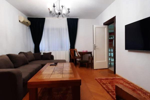 Calea Mosilor Rosetti -2 camere cu 2 bai- parcare -renovat/mobilat