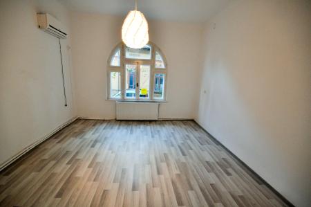 Calea Calarasi Hala Traian Spatiu birouri 4 camere Parter vila