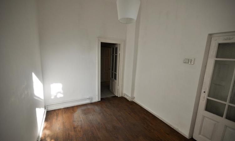 Calea Calarasi Hala Traian Spatiu birouri 4 camere Parter vila