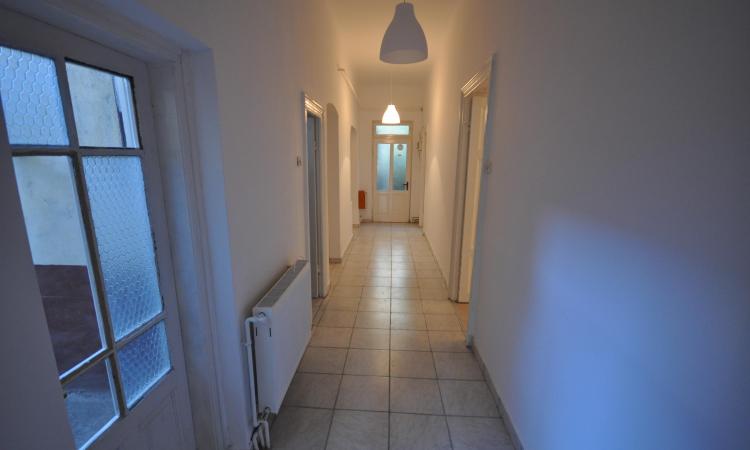 Calea Calarasi Hala Traian Spatiu birouri 4 camere Parter vila