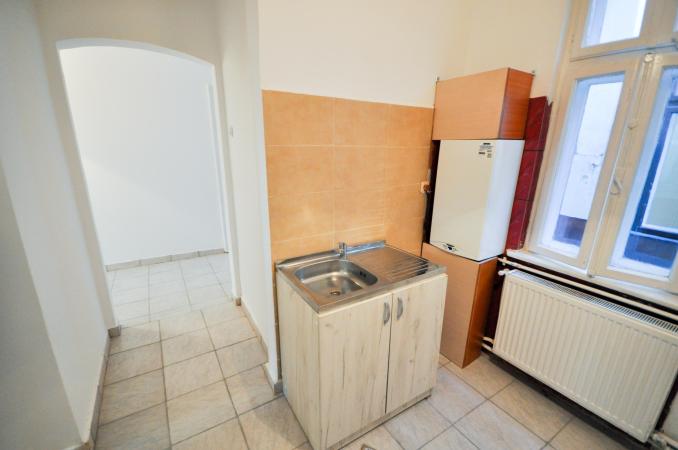 Calea Calarasi Hala Traian Spatiu birouri 4 camere Parter vila