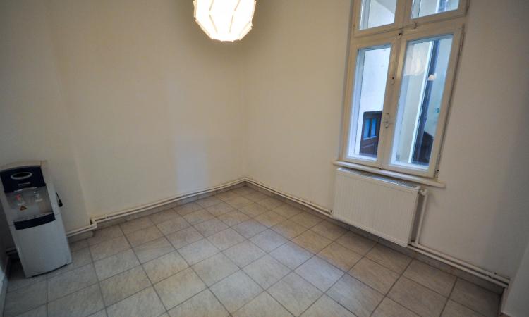 Calea Calarasi Hala Traian Spatiu birouri 4 camere Parter vila