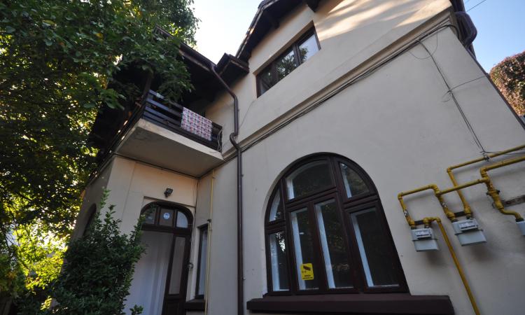 Calea Calarasi Hala Traian Spatiu birouri 4 camere Parter vila