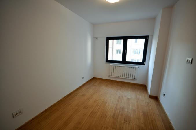 Nerva Traian Timpuri Noi Spatiu birouri 3 camere Decom Bloc NOU