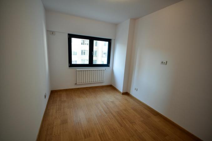 Nerva Traian Timpuri Noi Spatiu birouri 3 camere Decom Bloc NOU