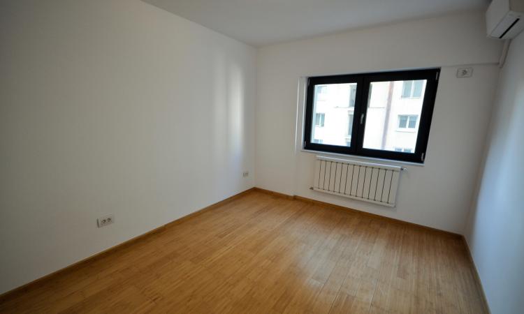 Nerva Traian Timpuri Noi Spatiu birouri 3 camere Decom Bloc NOU