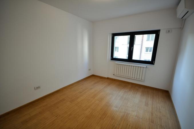 Nerva Traian Timpuri Noi Spatiu birouri 3 camere Decom Bloc NOU