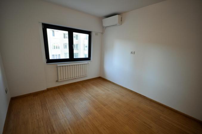 Nerva Traian Timpuri Noi Spatiu birouri 3 camere Decom Bloc NOU