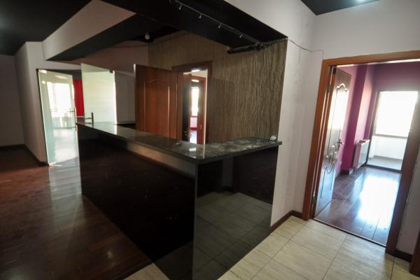 Vitan Mall Spatiu birouri 3 camere 130mp Bloc Nou Centrala