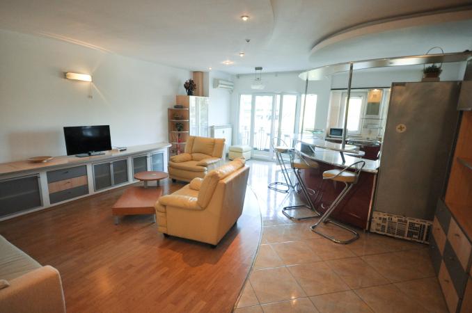 Piata Unirii Splaiul Unirii Apartament Decomandat 3 cam 87mp