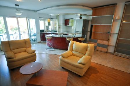Piata Unirii Splaiul Unirii Apartament Decomandat 3 cam 87mp