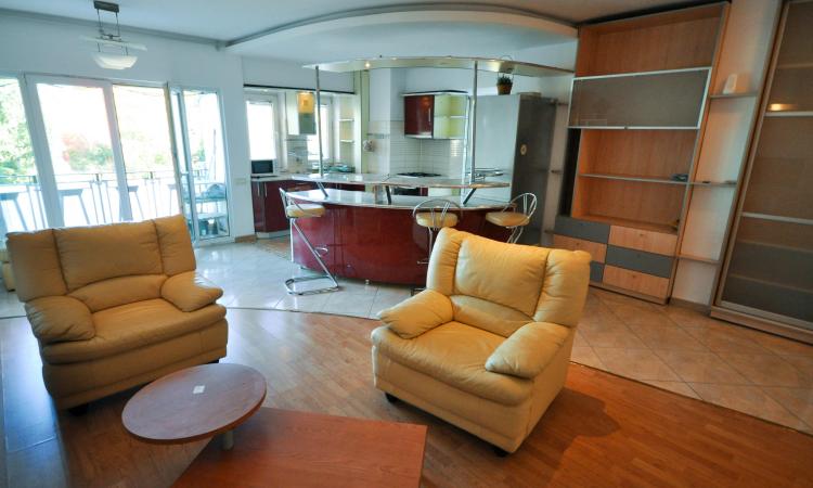 Piata Unirii Splaiul Unirii Apartament Decomandat 3 cam 87mp
