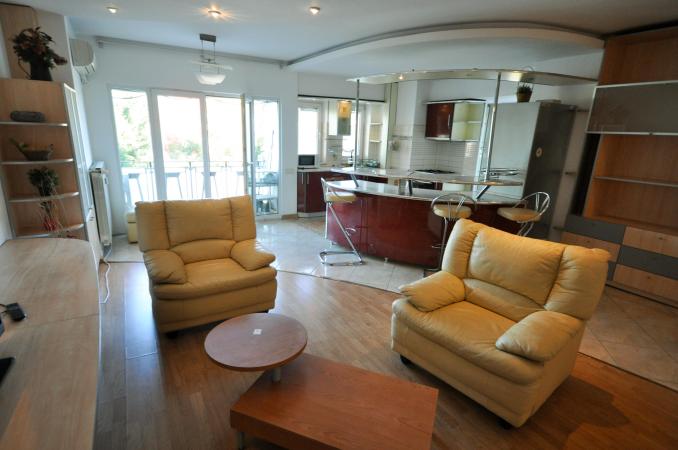 Piata Unirii Splaiul Unirii Apartament Decomandat 3 cam 87mp