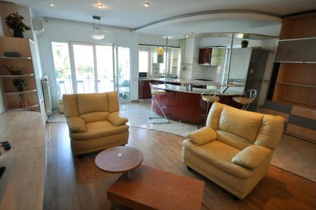 Piata Unirii Splaiul Unirii Apartament Decomandat 3 cam 87mp
