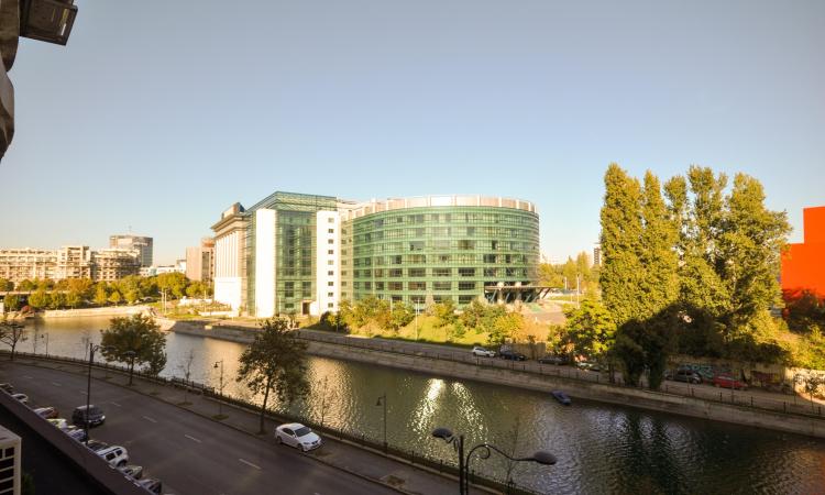 Piata Unirii Splaiul Unirii Apartament Decomandat 3 cam 87mp
