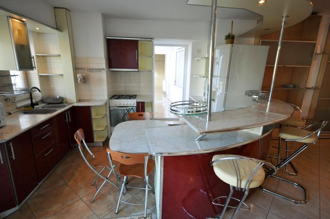 Piata Unirii Splaiul Unirii Apartament Decomandat 3 cam 87mp