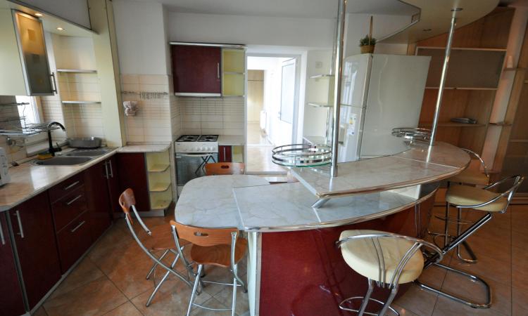 Piata Unirii Splaiul Unirii Apartament Decomandat 3 cam 87mp