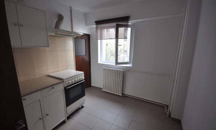 Calea Calarasi Muncii Decebal Apart Decomandat 3 cam 80mp