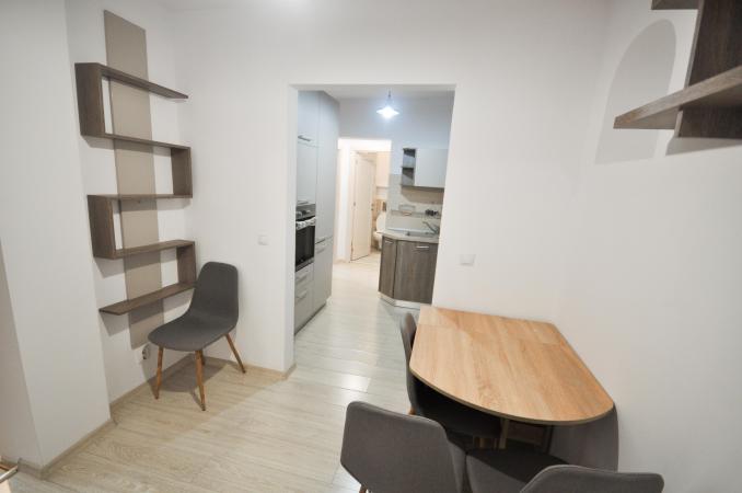 Piata Unirii Fanatani Natiuni Apartament 2 camere Renovat