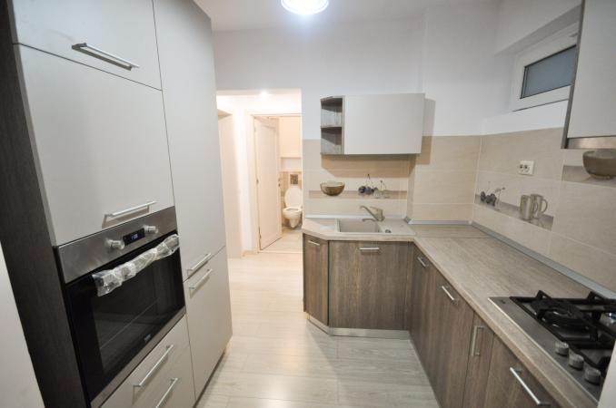Piata Unirii Fanatani Natiuni Apartament 2 camere Renovat