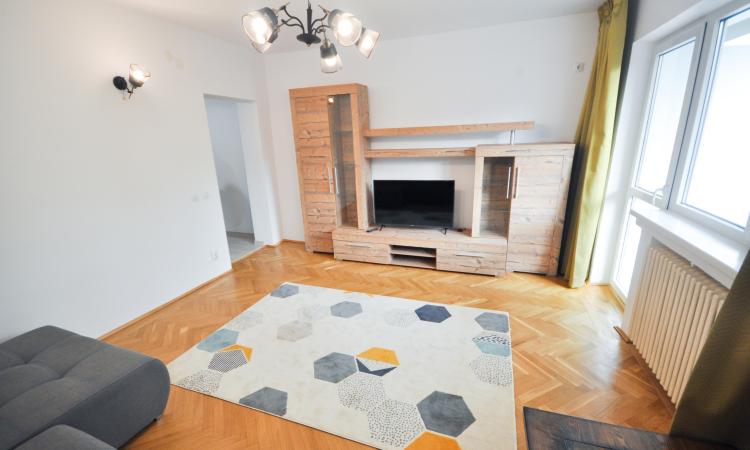 Piata Unirii Fanatani Natiuni Apartament 2 camere Renovat
