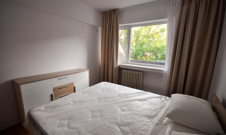 Piata Unirii Fanatani Natiuni Apartament 2 camere Renovat