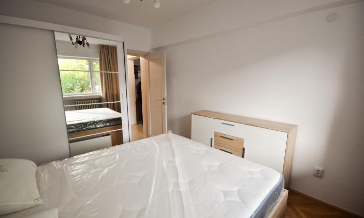 Piata Unirii Fanatani Natiuni Apartament 2 camere Renovat