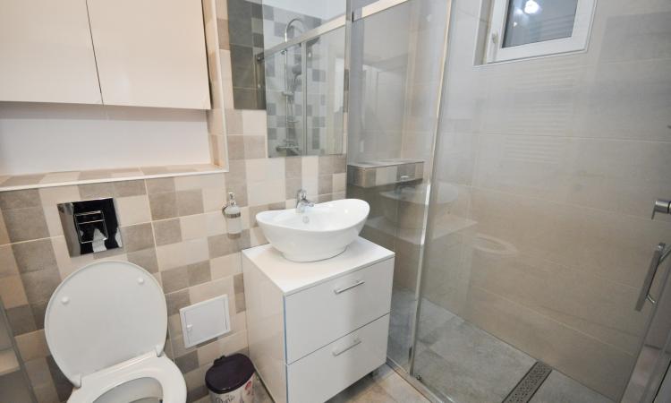 Piata Unirii Fanatani Natiuni Apartament 2 camere Renovat