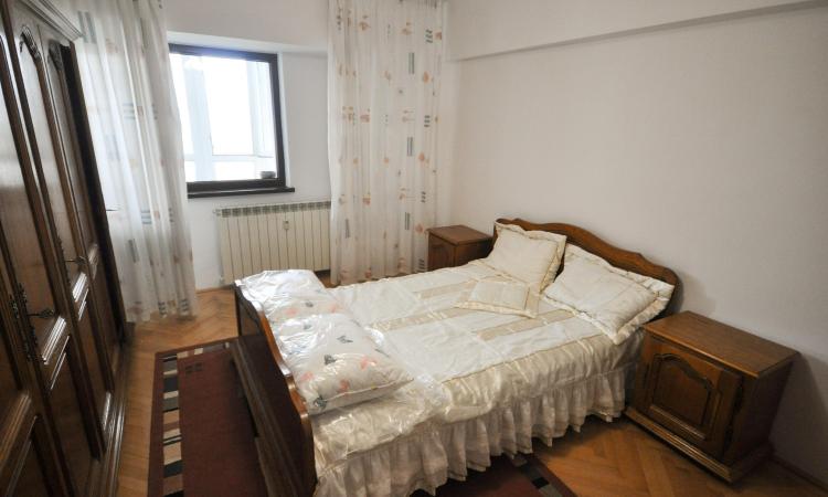 Bulevardul Unirii Rond Alba Iulia Apartament decomandat 3 cam