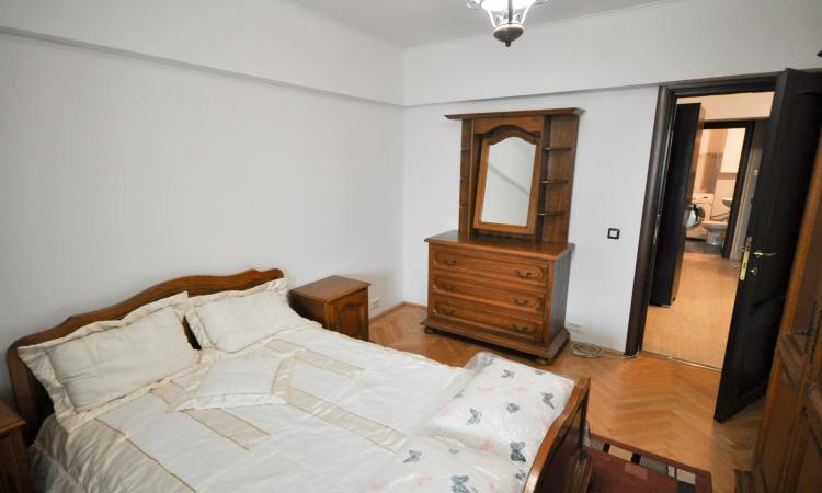 Bulevardul Unirii Rond Alba Iulia Apartament decomandat 3 cam