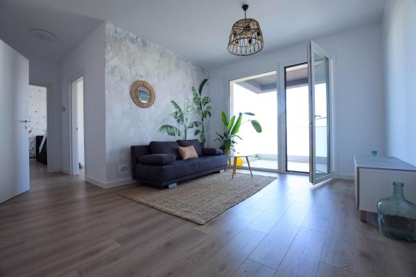 Luxury 3-room apartment - Blvd. Laminorului