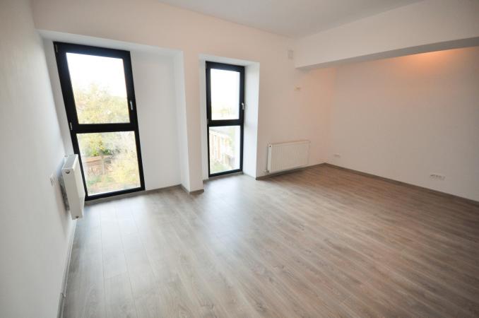 Bd Unirii Spatiu birouri / locuit 3 camere Decomandat Bloc Nou