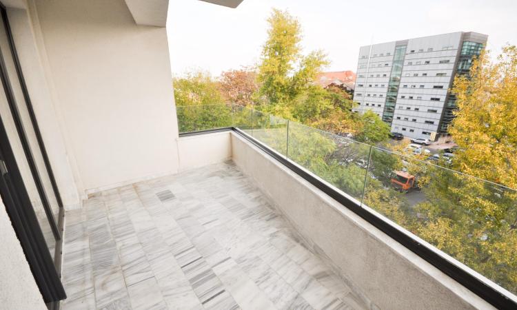 Bd Unirii Spatiu birouri / locuit 3 camere Decomandat Bloc Nou